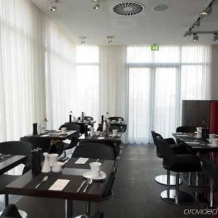 Hotell Dormero Frankfurt 4*