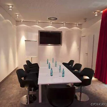 Hotell Dormero Frankfurt 4*